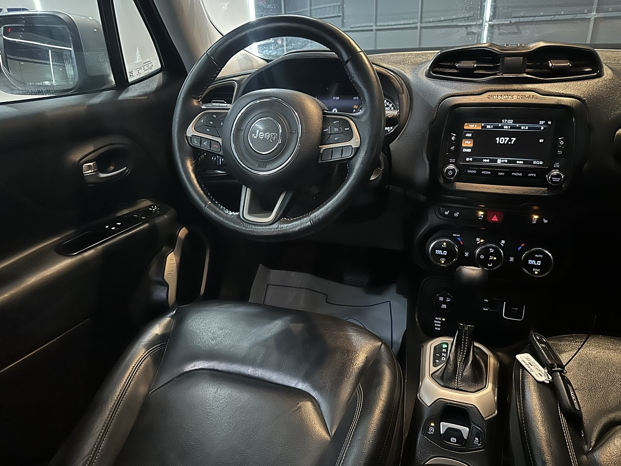 JEEP RENEGADE 2017 DIESEL 4WD / SUNROOF / CAMERA  26