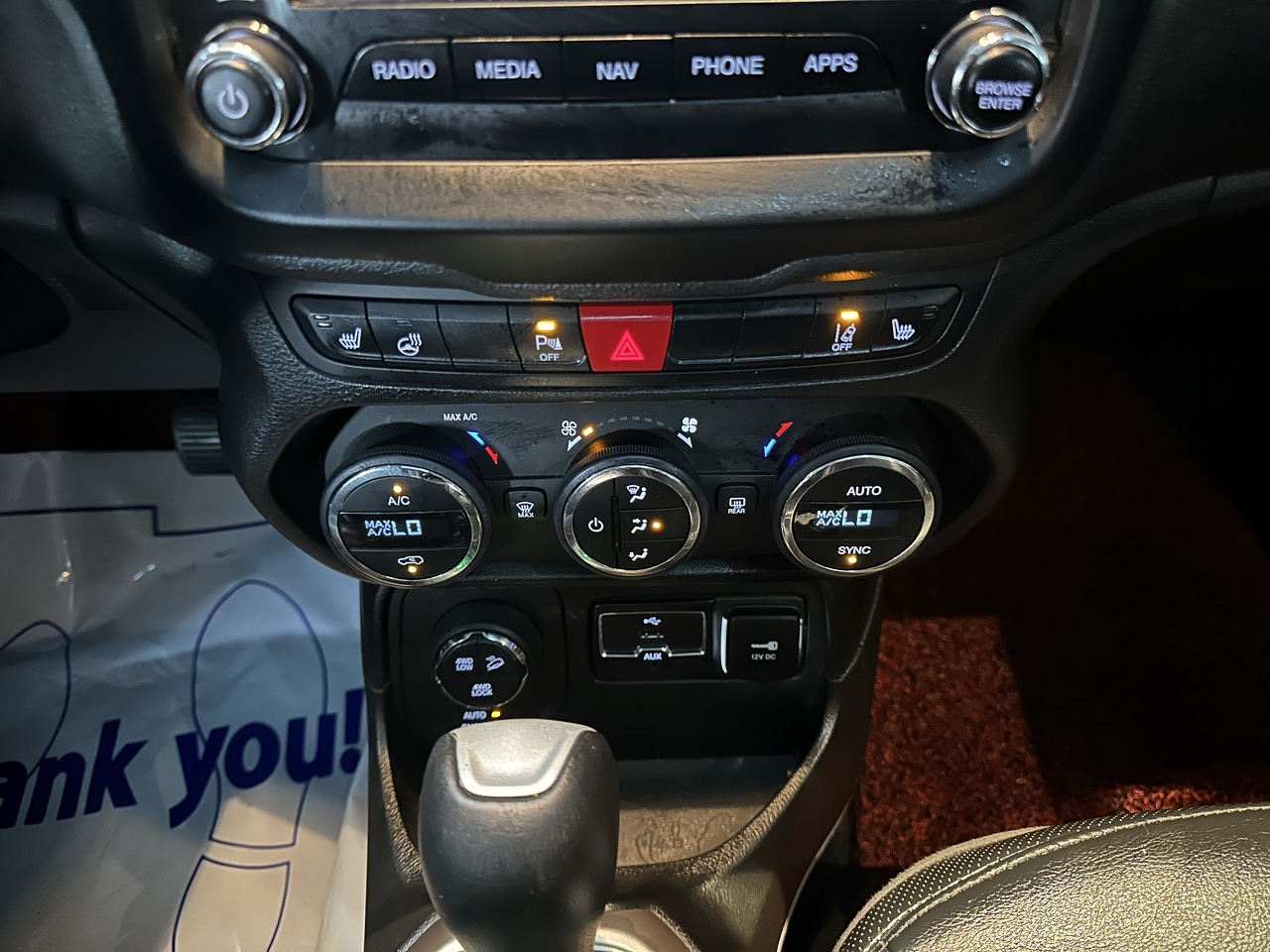 JEEP RENEGADE 2017 DIESEL 4WD / SUNROOF / CAMERA  29