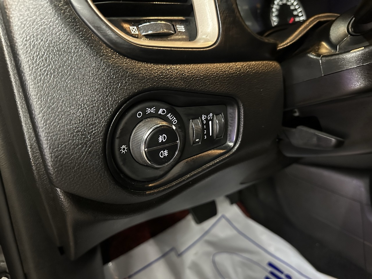 JEEP RENEGADE 2017 DIESEL 4WD / SUNROOF / CAMERA  35