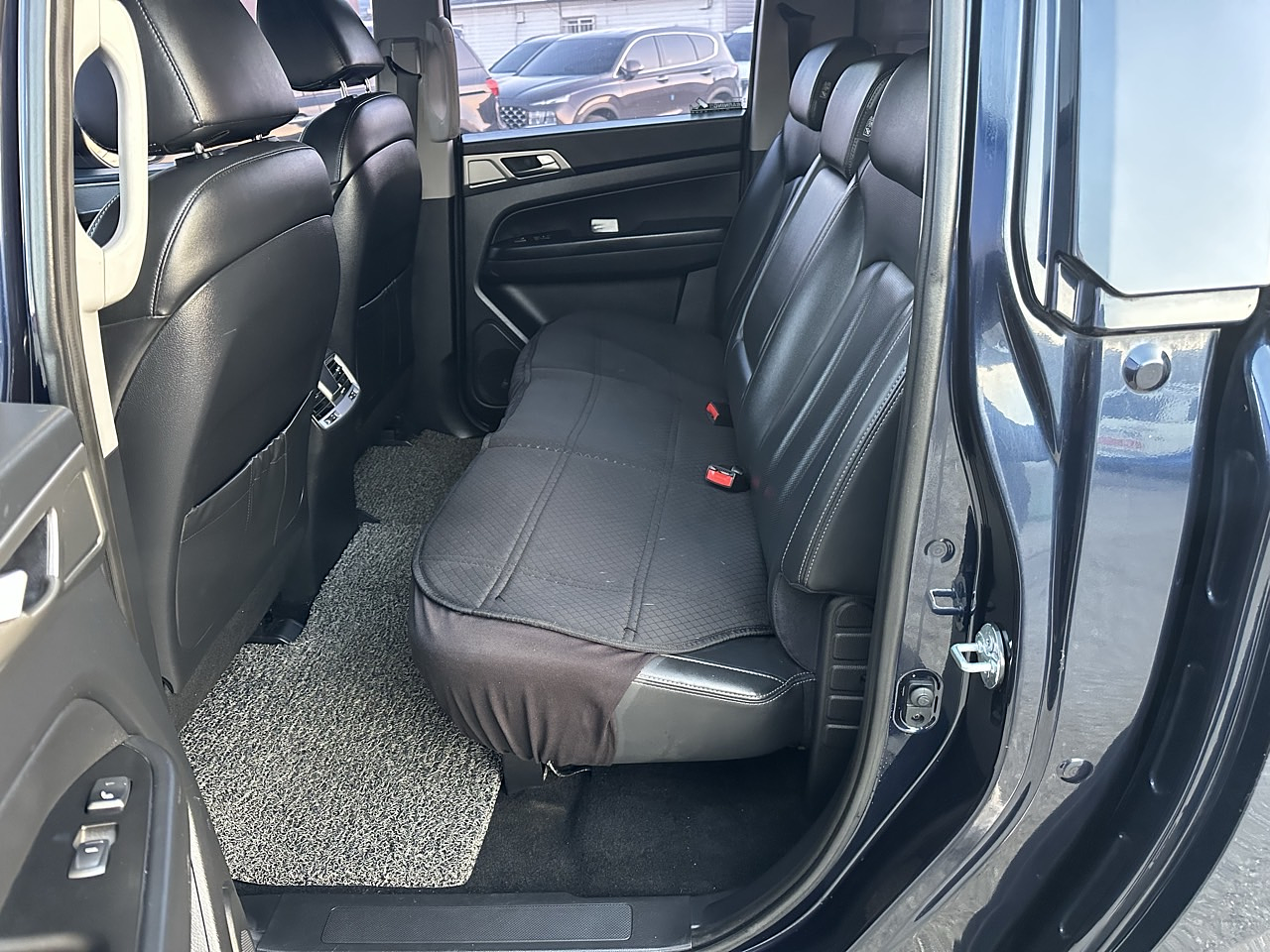 SSANG YONG REXTON 2018 / 4WD / DIESEL 2.2 / SMART KEY 23