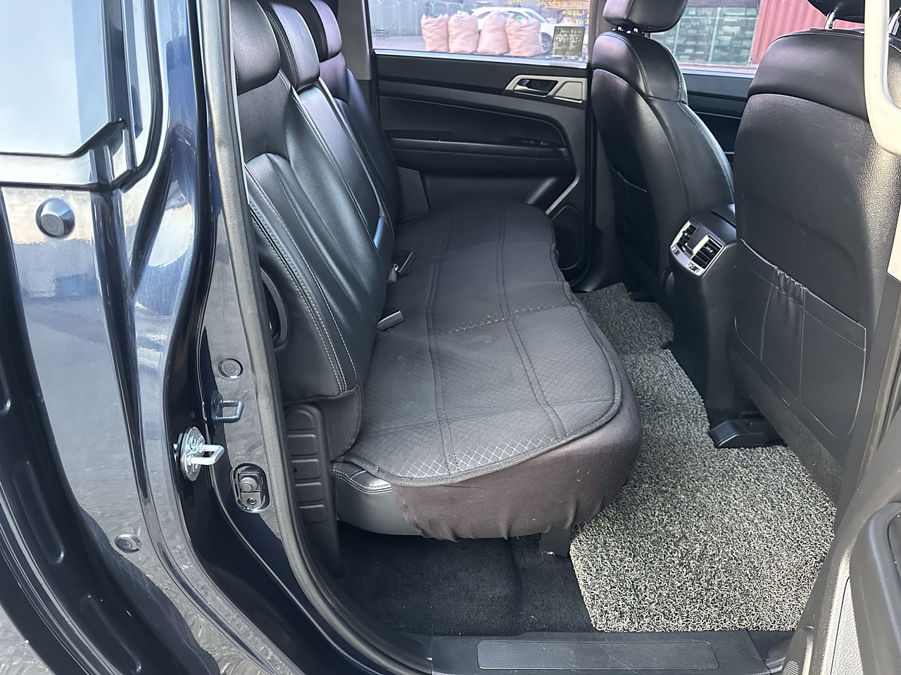 SSANG YONG REXTON 2018 / 4WD / DIESEL 2.2 / SMART KEY 25