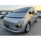 HYUNDAI STARIA 2022 / 2WD / DIESEL 2.5 / 9SEATS  2