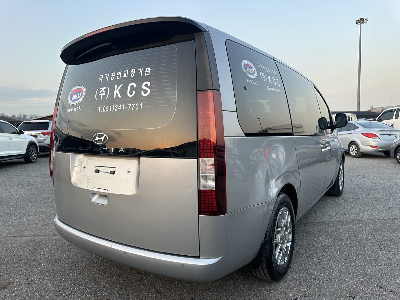 HYUNDAI STARIA 2022 / 2WD / DIESEL 2.5 / 9SEATS  5