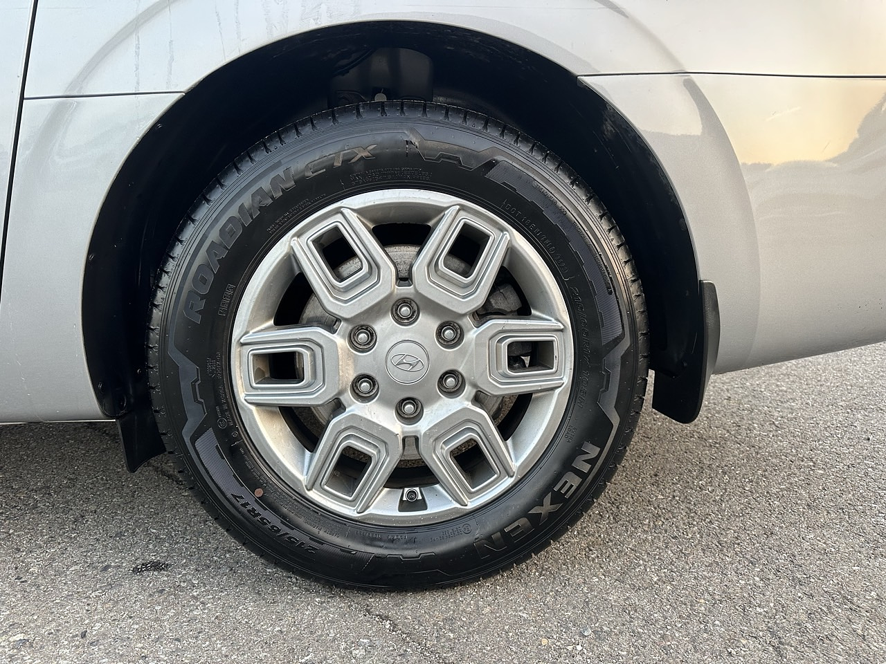 HYUNDAI STARIA 2022 / 2WD / DIESEL 2.5 / 9SEATS  35