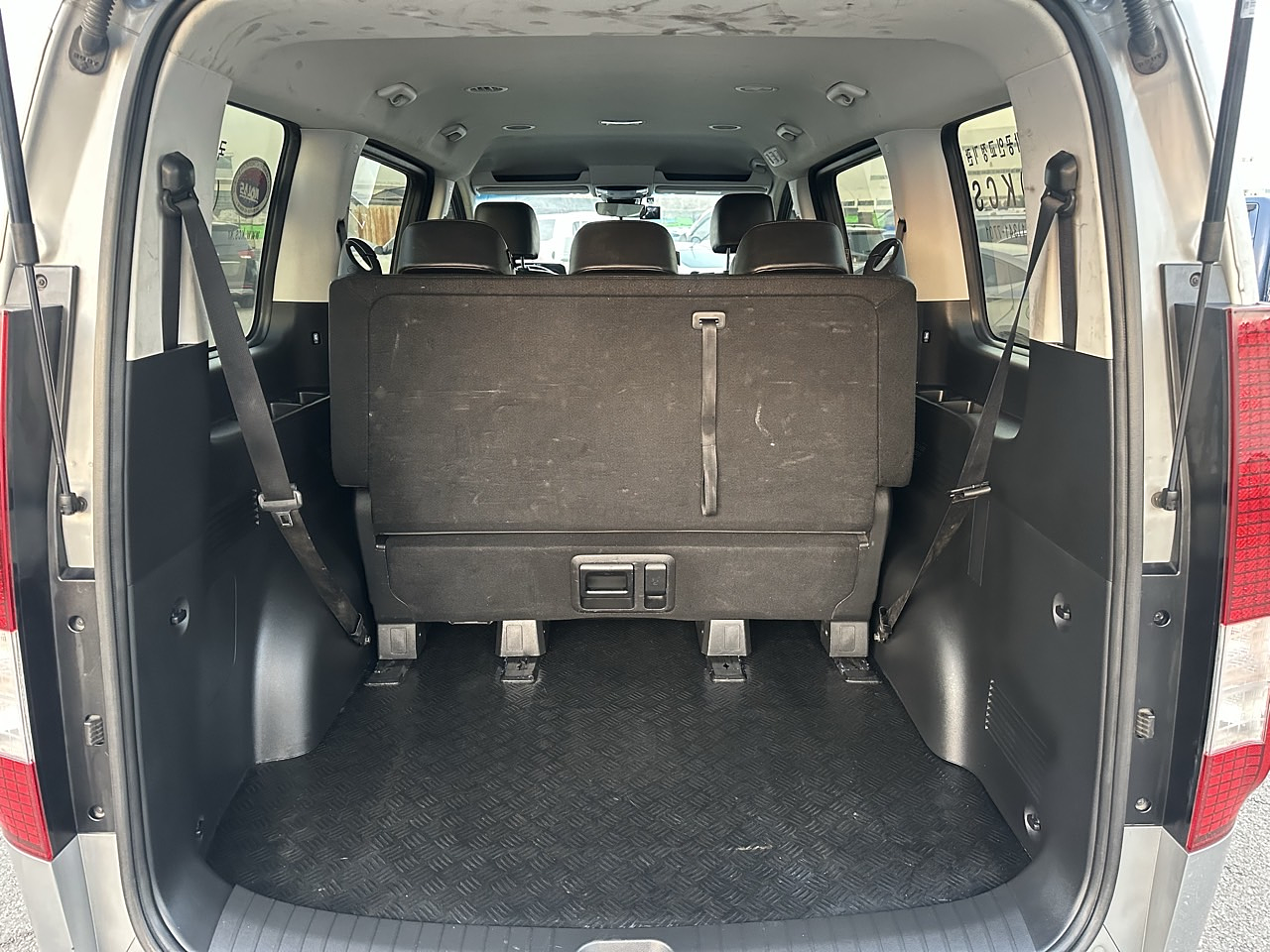 HYUNDAI STARIA 2022 / 2WD / DIESEL 2.5 / 9SEATS  25