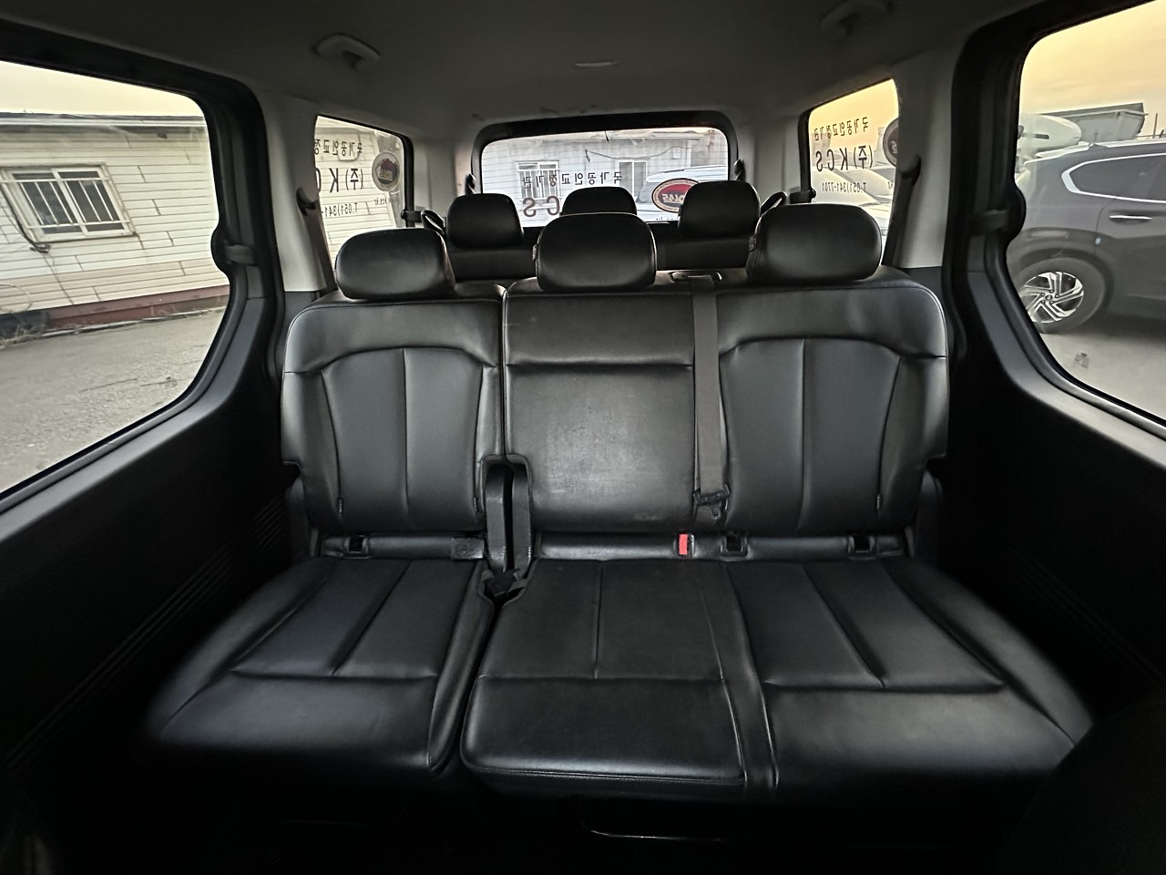 HYUNDAI STARIA 2022 / 2WD / DIESEL 2.5 / 9SEATS  23