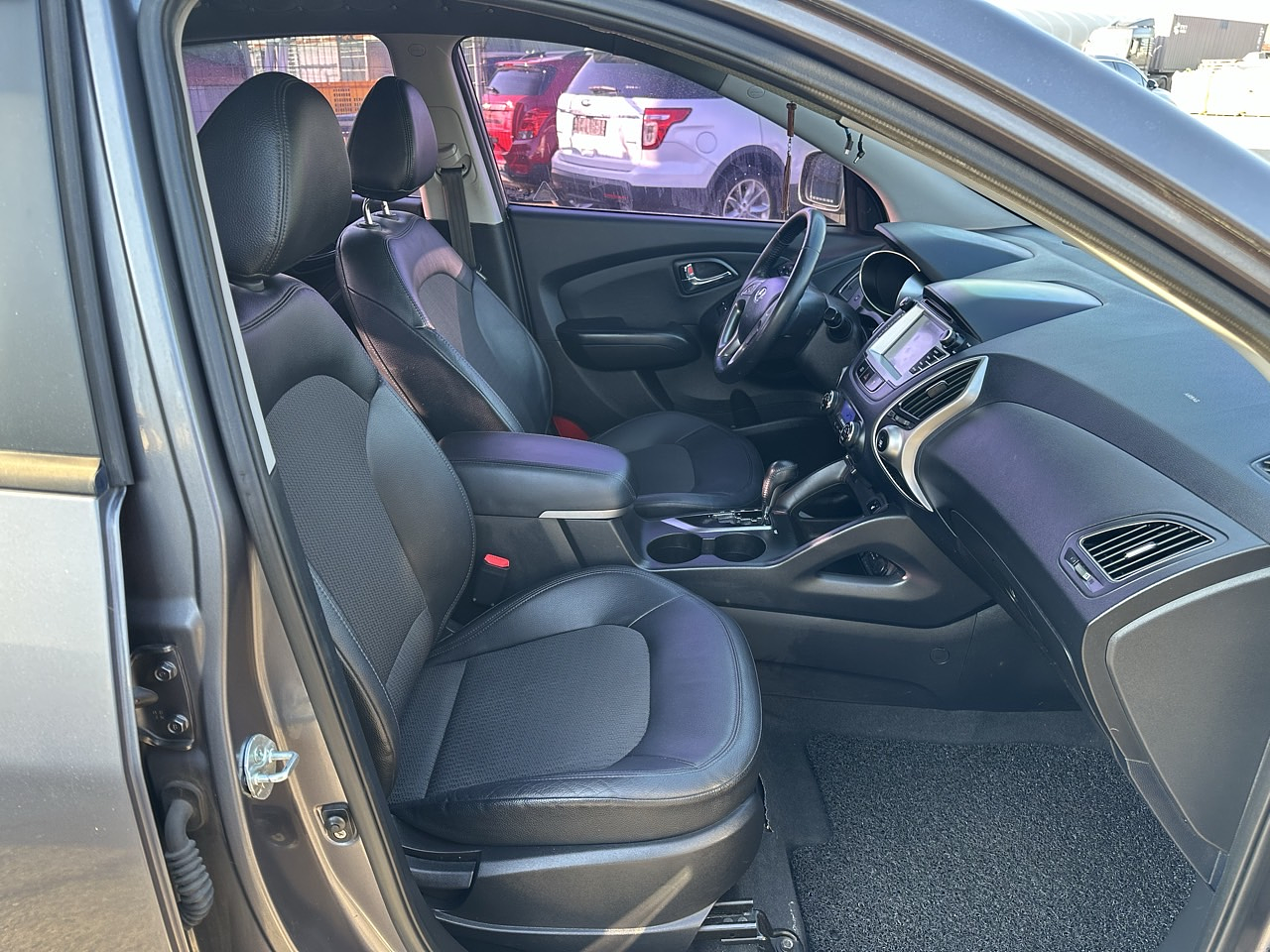  HYUNDAI TUCSON 2011 / AUTOMÁTICA  / DIESEL 2.0 / 2WD / CAMARA R 13