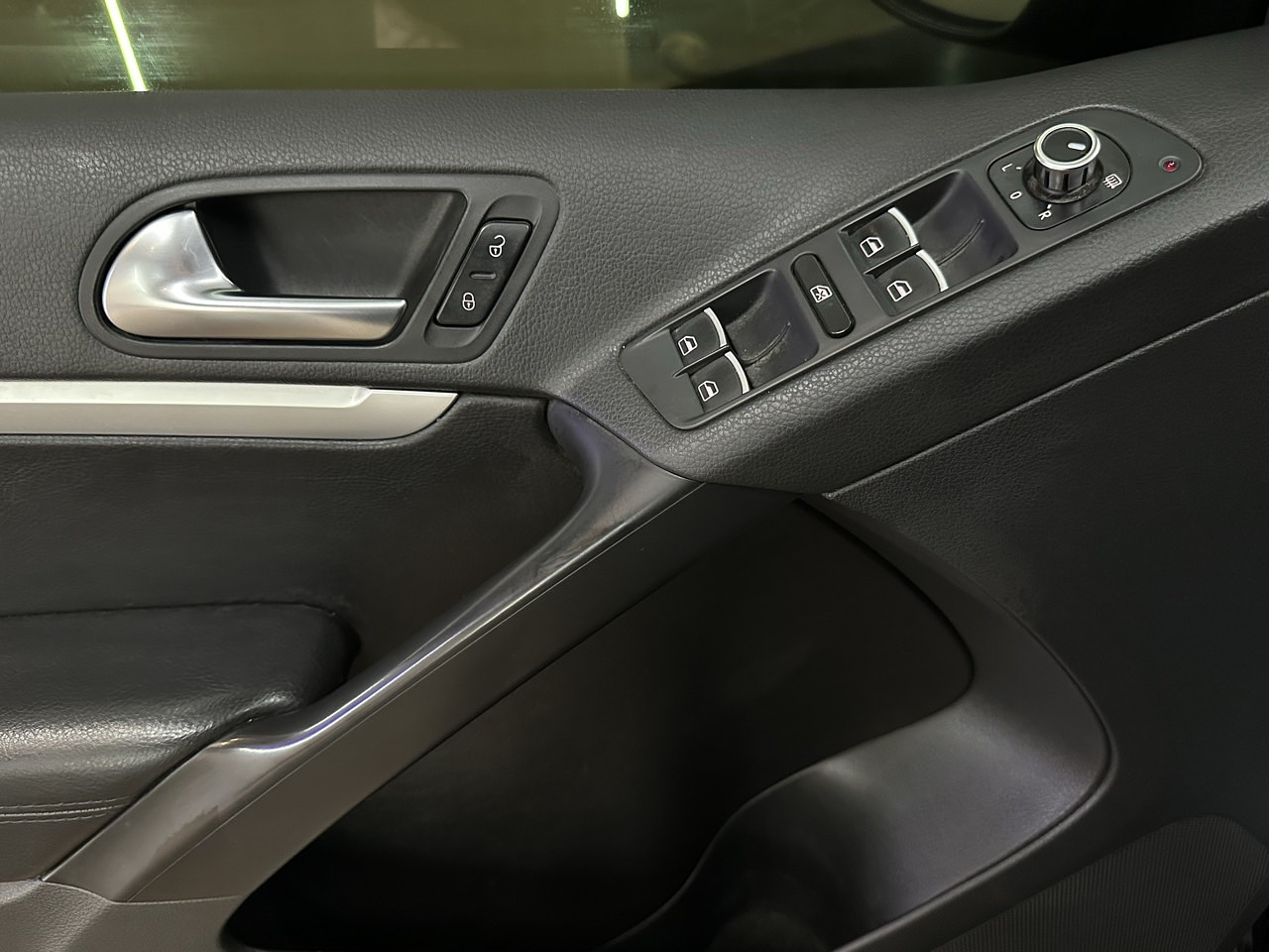 VOLKSWAGEN TIGUAN TDI 2013 / SUNROOF / SMART KEY / 4WD 10