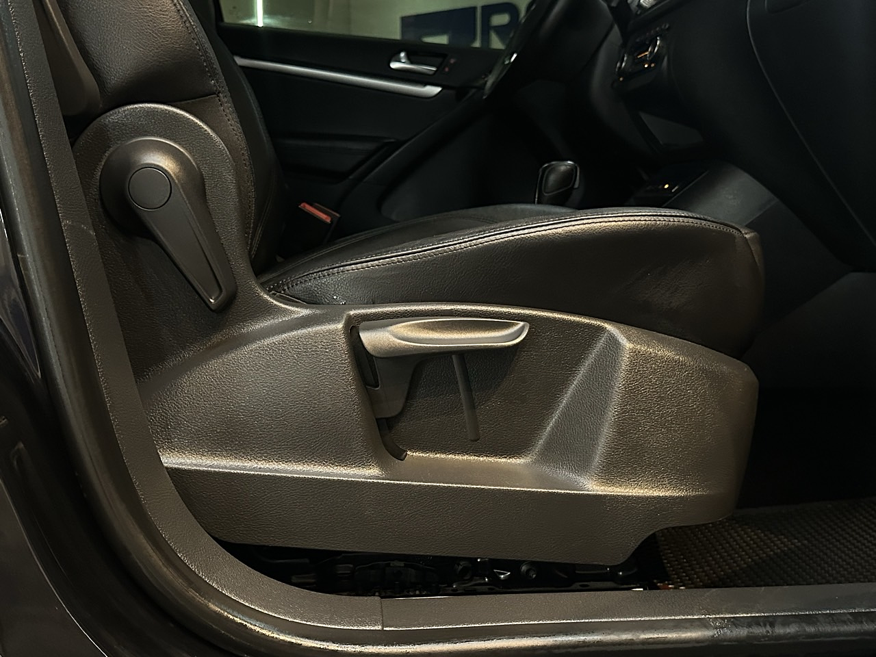 VOLKSWAGEN TIGUAN TDI 2013 / SUNROOF / SMART KEY / 4WD 27