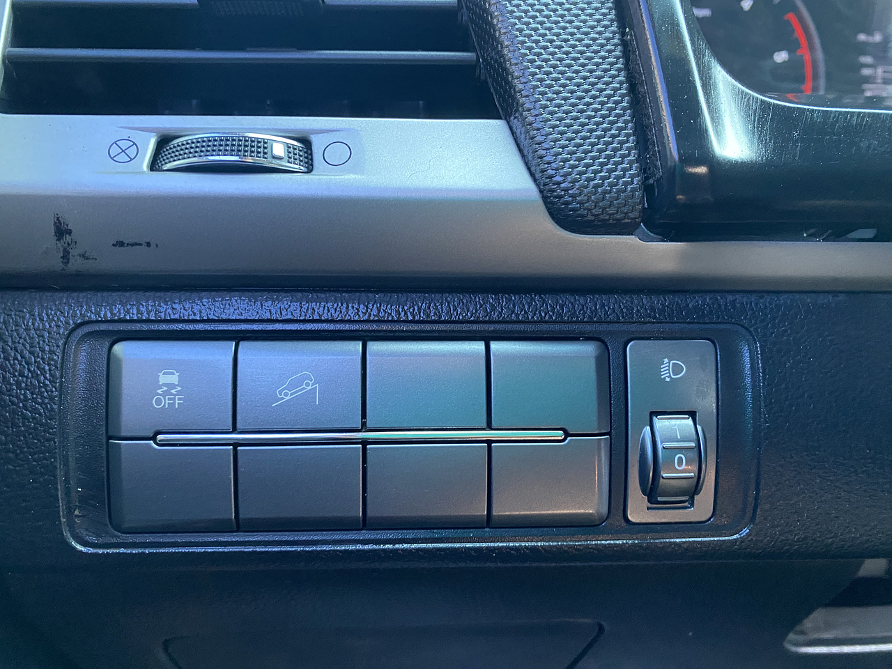 SSANG YONG REXTON SPORTS 2019 / 4WD / DIESEL / CAMARA R / SMART KEY 14