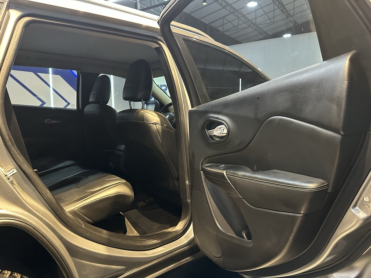 JEEP CHEROKEE 2015 / 4WD / SUNROOF / CAMARA R / DIESEL  28