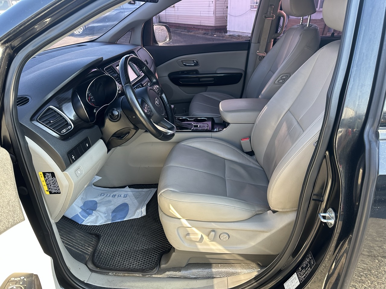 KIA ALL NEW CARNIVAL 2019 / 7PASAJEROS / DIESEL 2.2 / PANTALLA  11