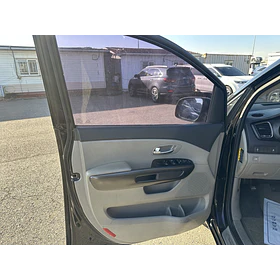 KIA Carnival — foto 10 de 18