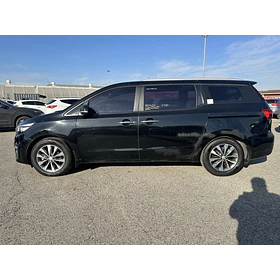 KIA Carnival — foto 9 de 18