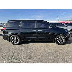 KIA Carnival — foto 8 de 18