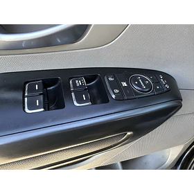 KIA Carnival — foto 11 de 18