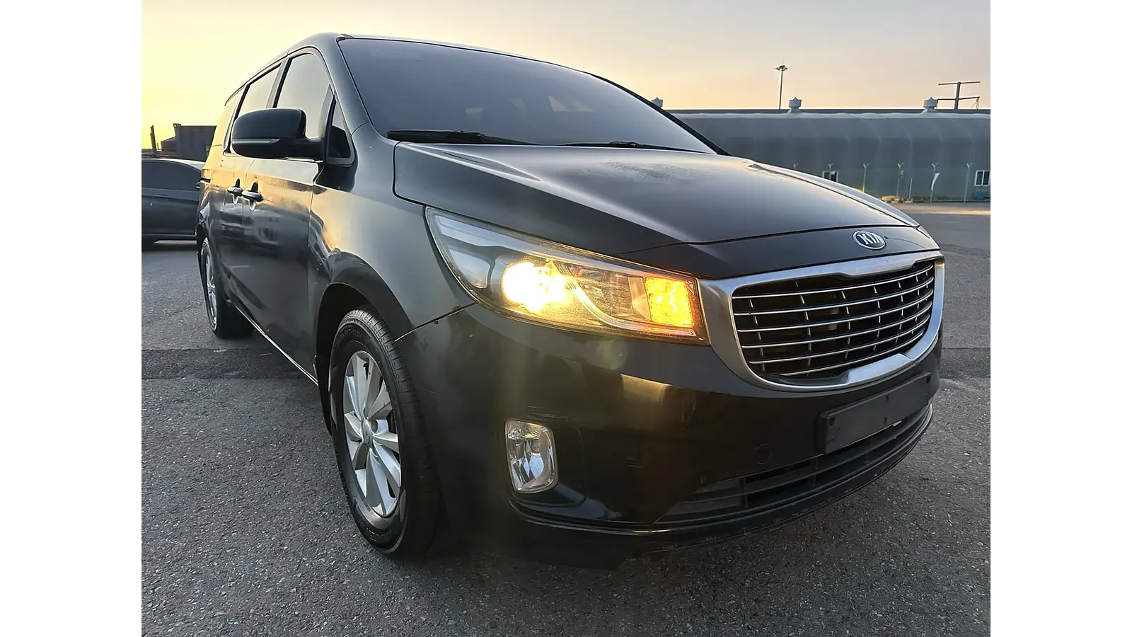 KIA Carnival