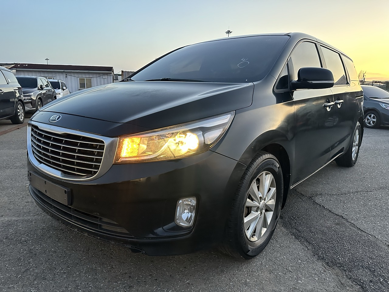 KIA CARNIVAL 2017 / PANTALLA / 11PASAJEROS / DIESEL 2