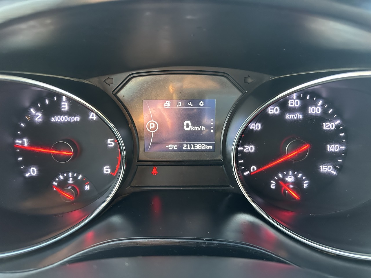 KIA CARNIVAL 2017 / PANTALLA / 11PASAJEROS / DIESEL 17