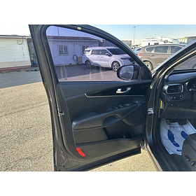 KIA Sorento — foto 12 de 18