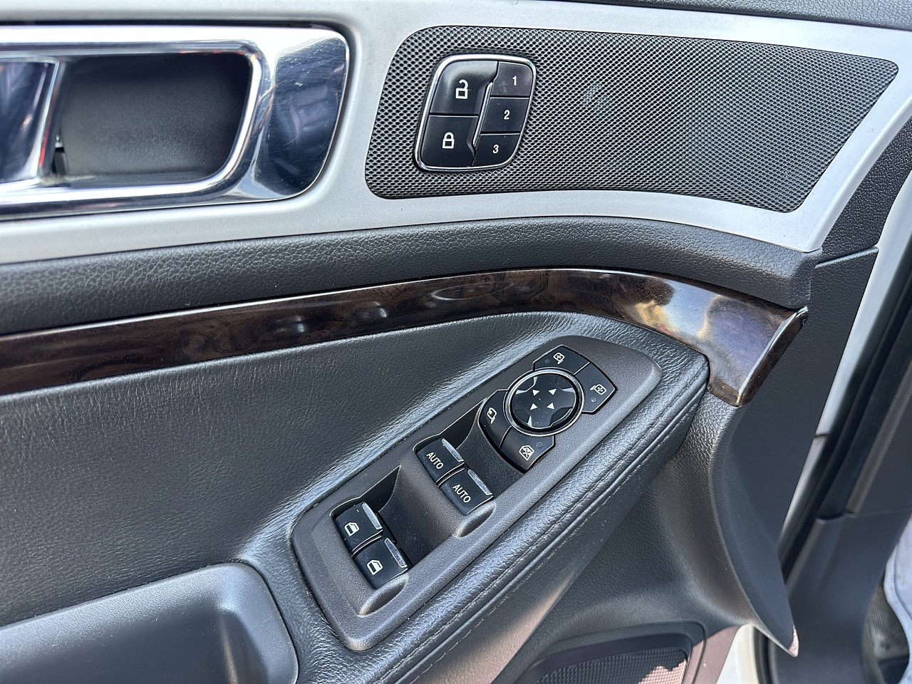 FORD EXPLORER 2014 / GASOLINA 3.5 / 7PASAJEROS / 4WD / CAMARA 360 6