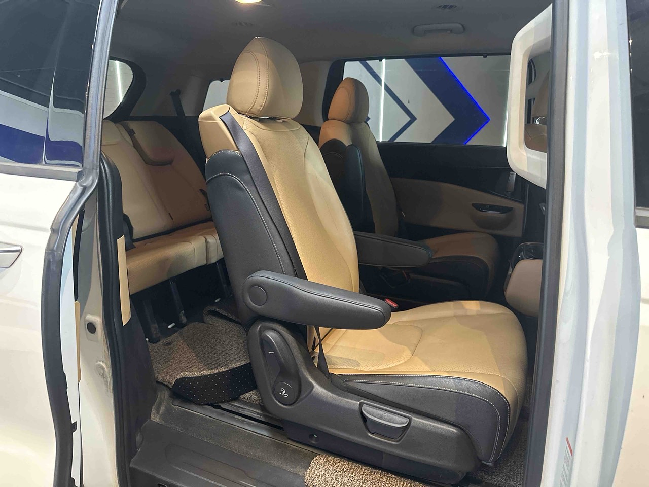 KIA CARNIVAL 2023 / 9PASAJEROS / CÁMARA 360 / DIESEL 2.2 / 2WD 22