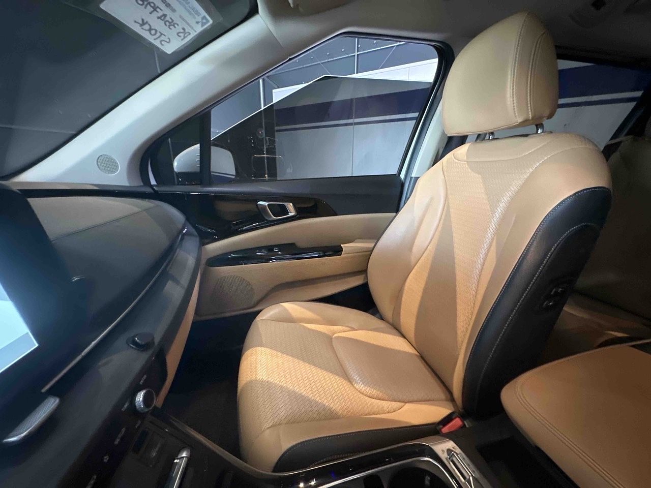 KIA CARNIVAL 2023 / 9PASAJEROS / CÁMARA 360 / DIESEL 2.2 / 2WD 24