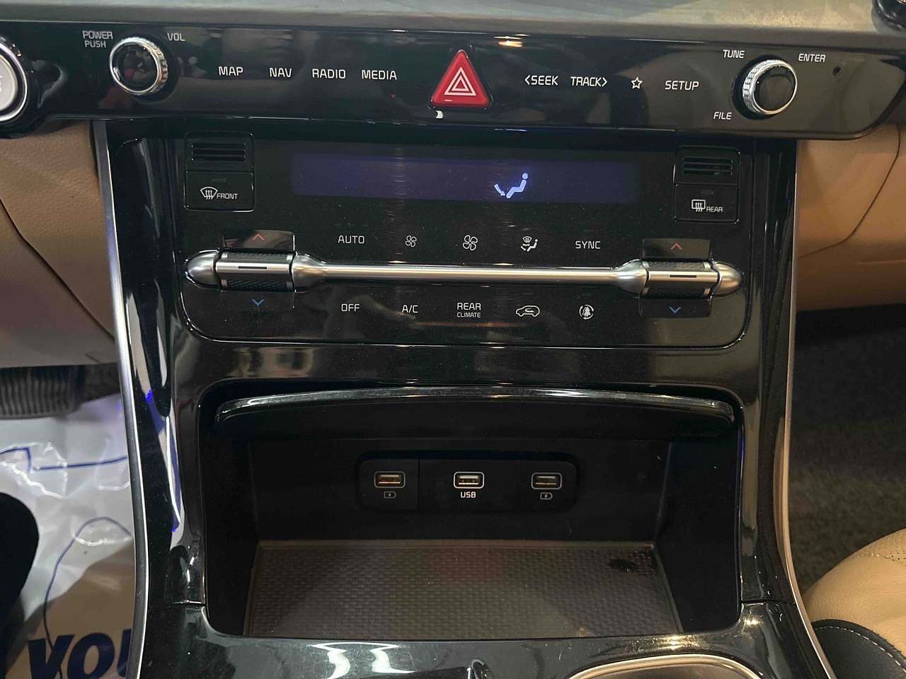 KIA CARNIVAL 2023 / 9PASAJEROS / CÁMARA 360 / DIESEL 2.2 / 2WD 18