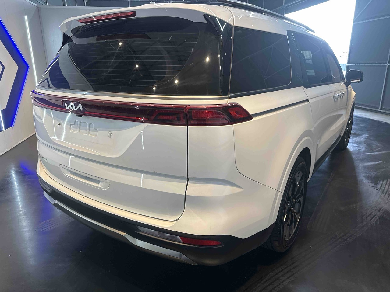 KIA CARNIVAL 2023 / 9PASAJEROS / CÁMARA 360 / DIESEL 2.2 / 2WD 4