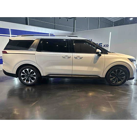 KIA Carnival — foto 7 de 16