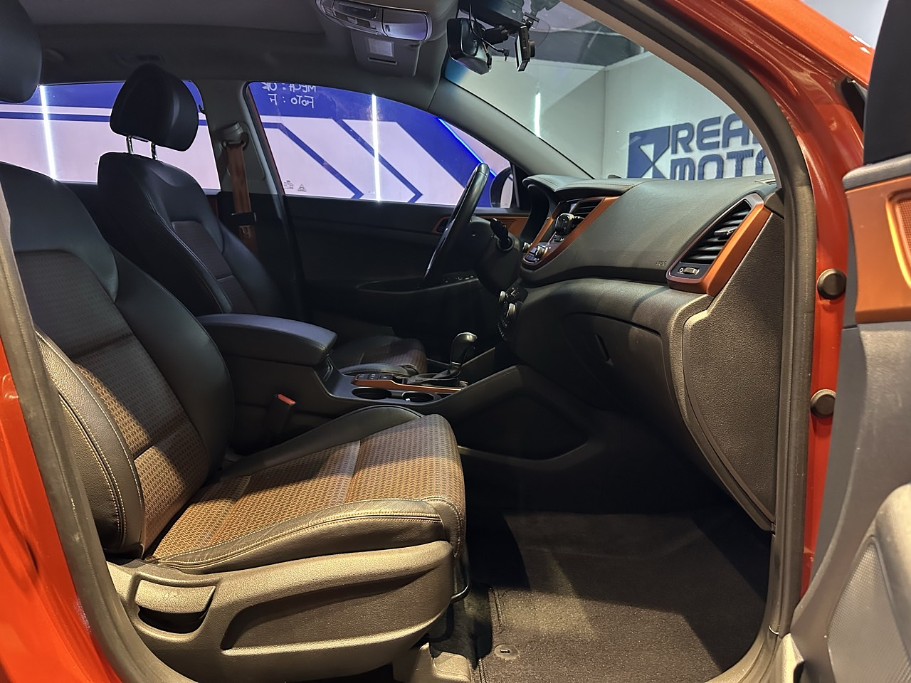  HYUNDAI TUCSON 2016 / AUTOMÁTICA  / CAMARA R / SUNROOF / DIESEL / 2WD  23