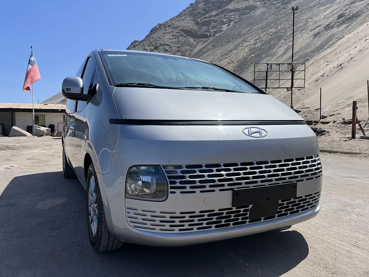HYUNDAI STARIA 2022 / 2WD / DIESEL 2.5 / 9SEATS  1
