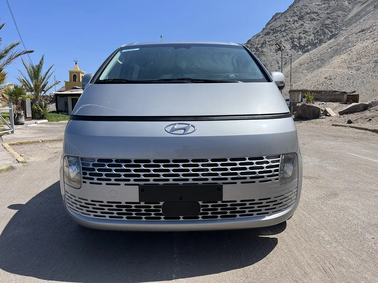 HYUNDAI STARIA 2022 / 2WD / DIESEL 2.5 / 9SEATS  2
