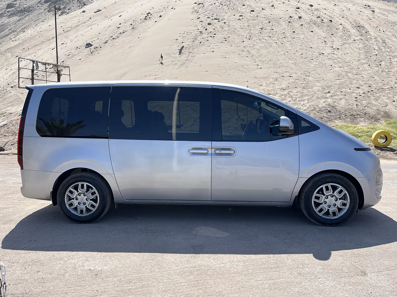 HYUNDAI STARIA 2022 / 2WD / DIESEL 2.5 / 9SEATS  9