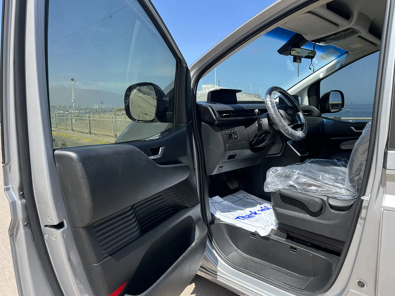 HYUNDAI STARIA 2022 / 2WD / DIESEL 2.5 / 9SEATS  11