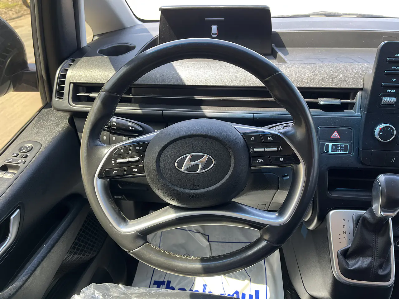 HYUNDAI STARIA 2022 / 2WD / DIESEL 2.5 / 9SEATS  14