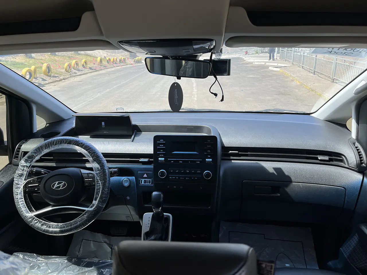 HYUNDAI STARIA 2022 / 2WD / DIESEL 2.5 / 9SEATS  13