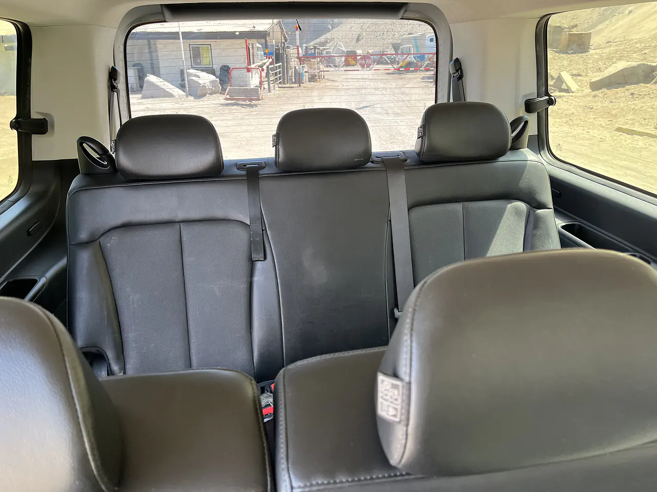 HYUNDAI STARIA 2022 / 2WD / DIESEL 2.5 / 9SEATS  25