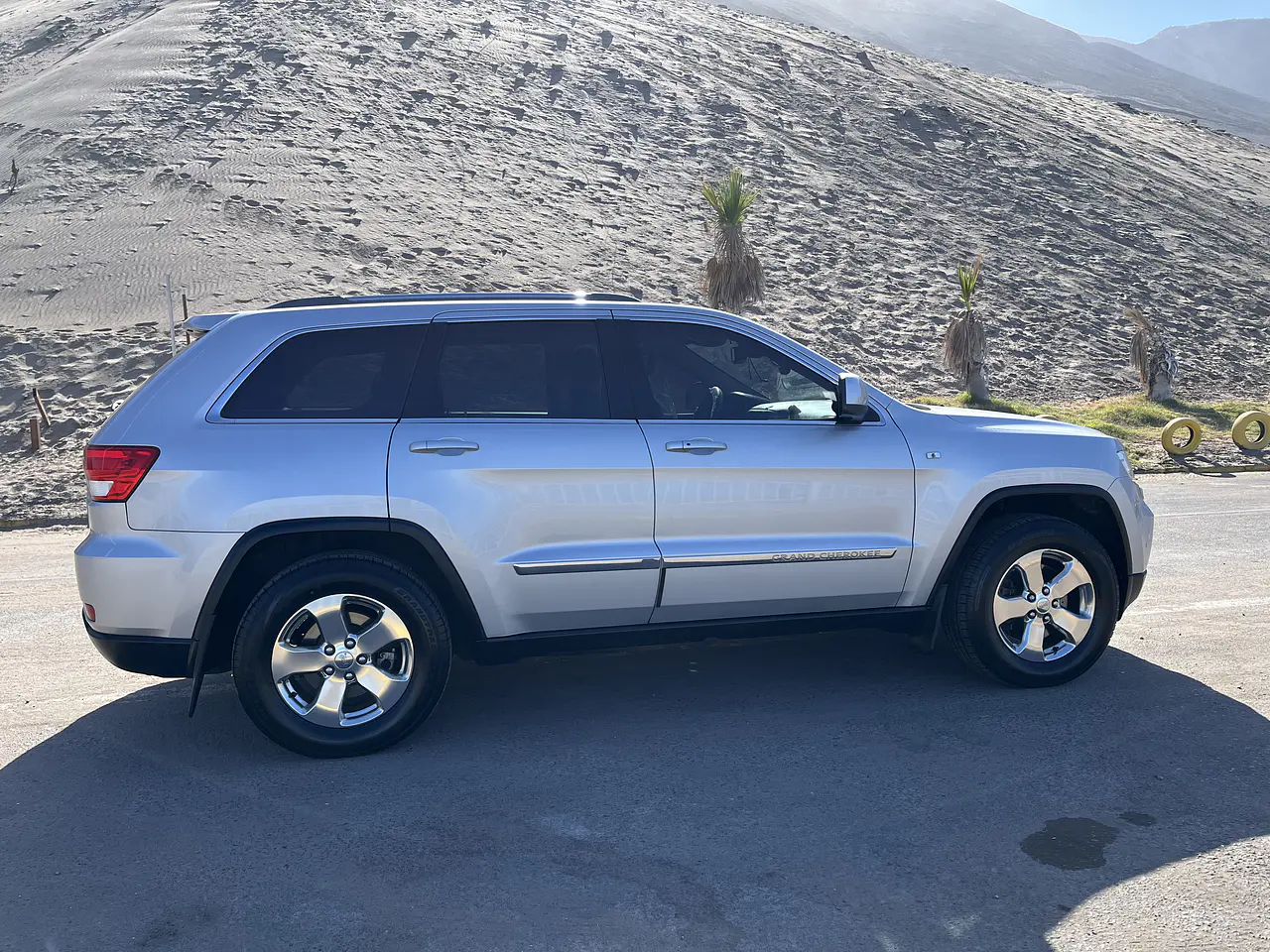 JEEP CHEROKEE 2012 / DIESEL3.0/ SUNROOF/ R.CAM / 4WD 7