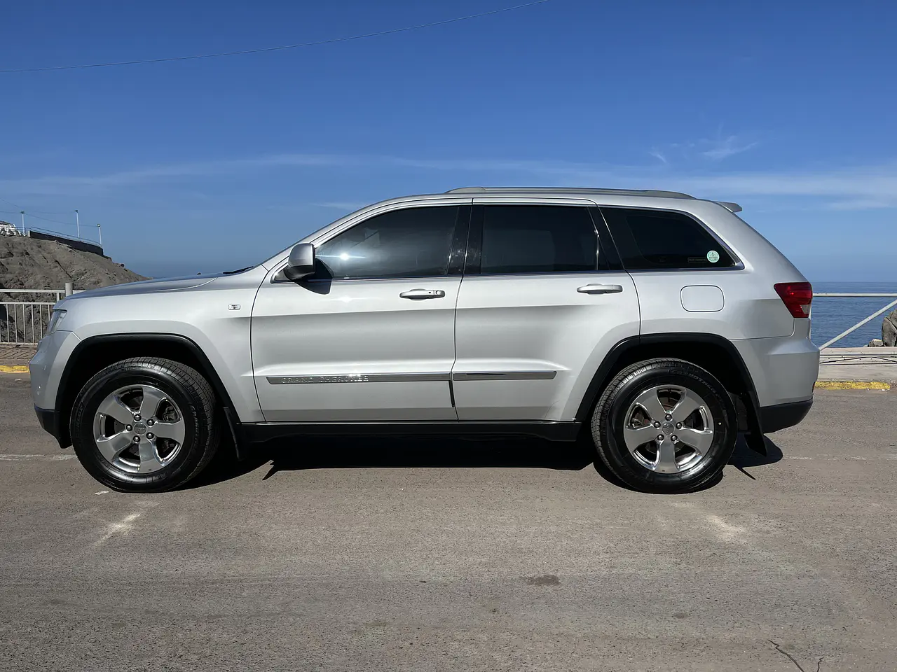 JEEP CHEROKEE 2012 / DIESEL3.0/ SUNROOF/ R.CAM / 4WD 8