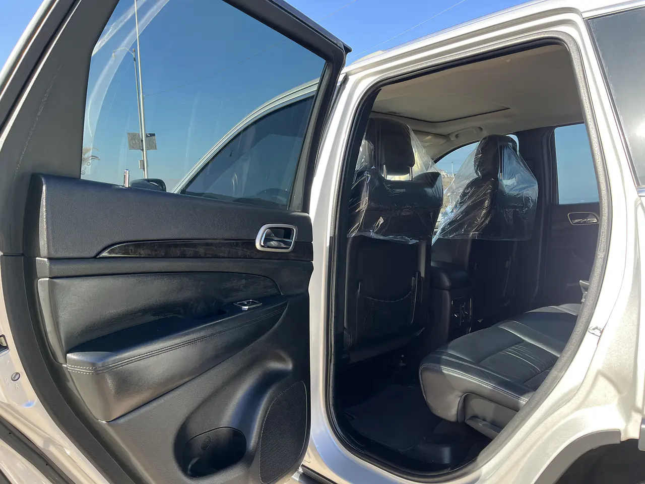 JEEP CHEROKEE 2012 / DIESEL3.0/ SUNROOF/ R.CAM / 4WD 25