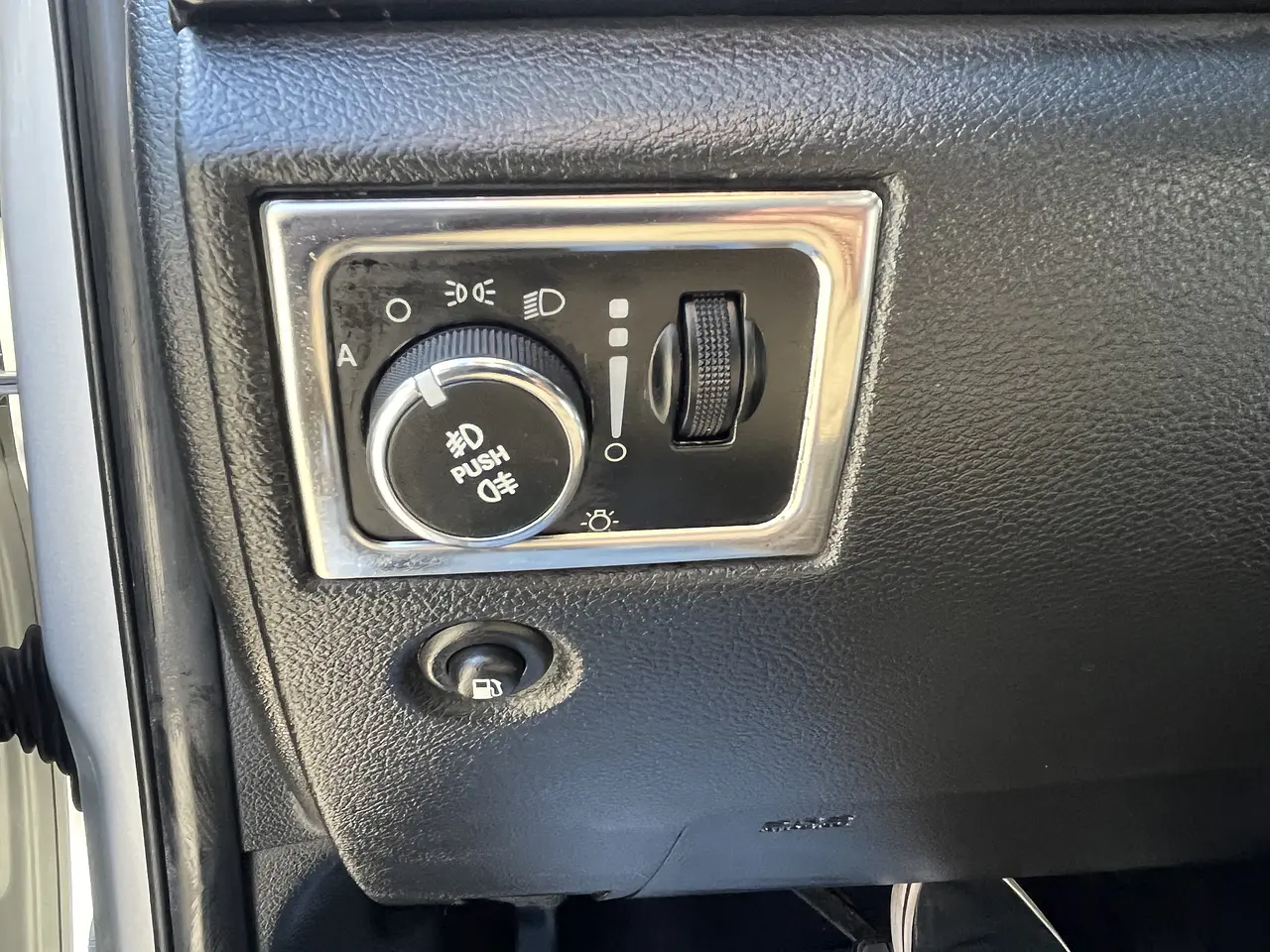 JEEP CHEROKEE 2012 / DIESEL3.0/ SUNROOF/ R.CAM / 4WD 19