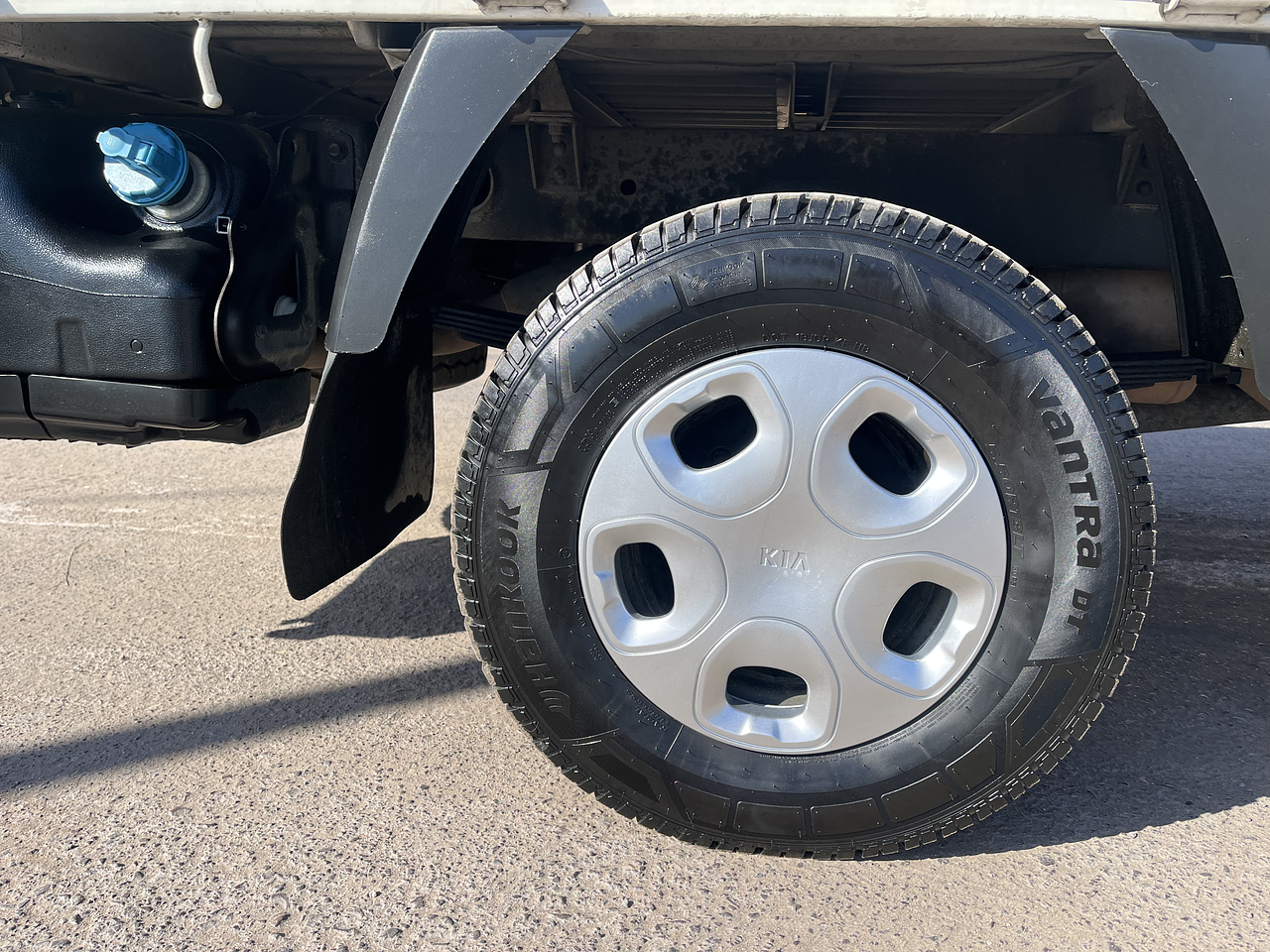 KIA BONGO3 2020 1.2T / CAMARA R / MECANICO / DIESEL 2.5 25