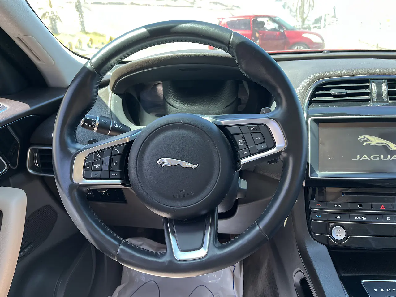 JAGUAR F-PACE 2018 / SUNROOF / SMART KEY / FULL EQUIPO / DIESEL 18