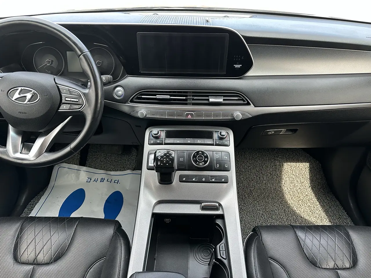 HYUNDAI PALISADE 2019 / 8PASAJEROS / SMART KEY / CAMARA R / 4WD 17