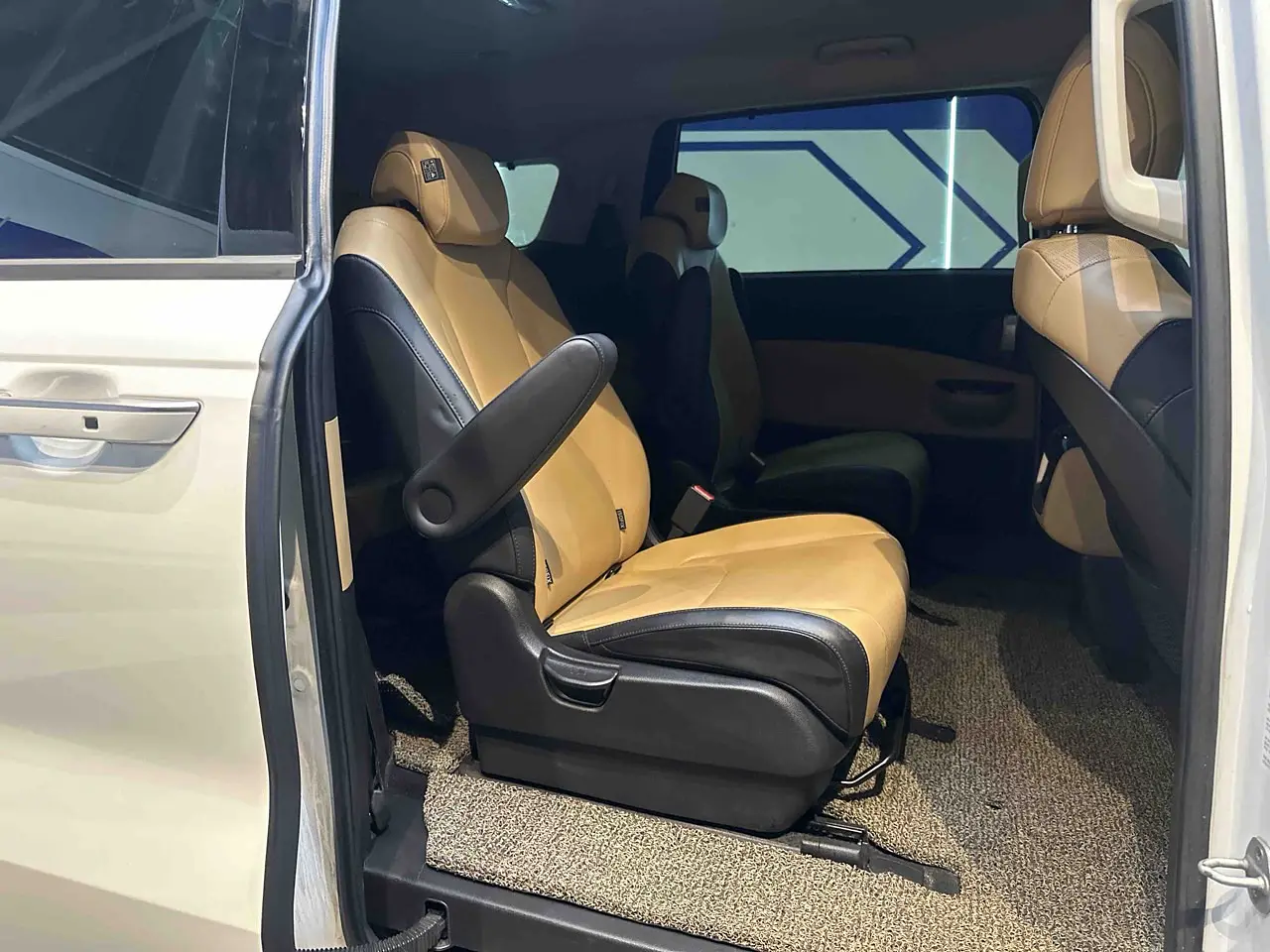 KIA CARNIVAL 2021 / 9PASAJEROS / CAMARA 360 / DIESEL 31