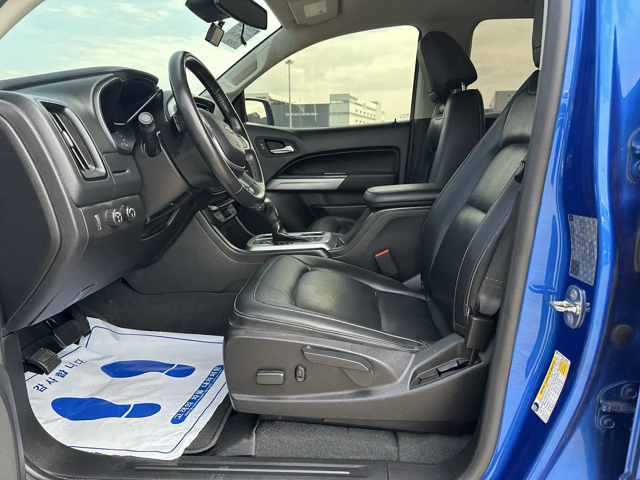 CHEVROLET COLORADO 2020 / 5PASAJEROS / GASOLINA 3.6 / CAMARA R  15