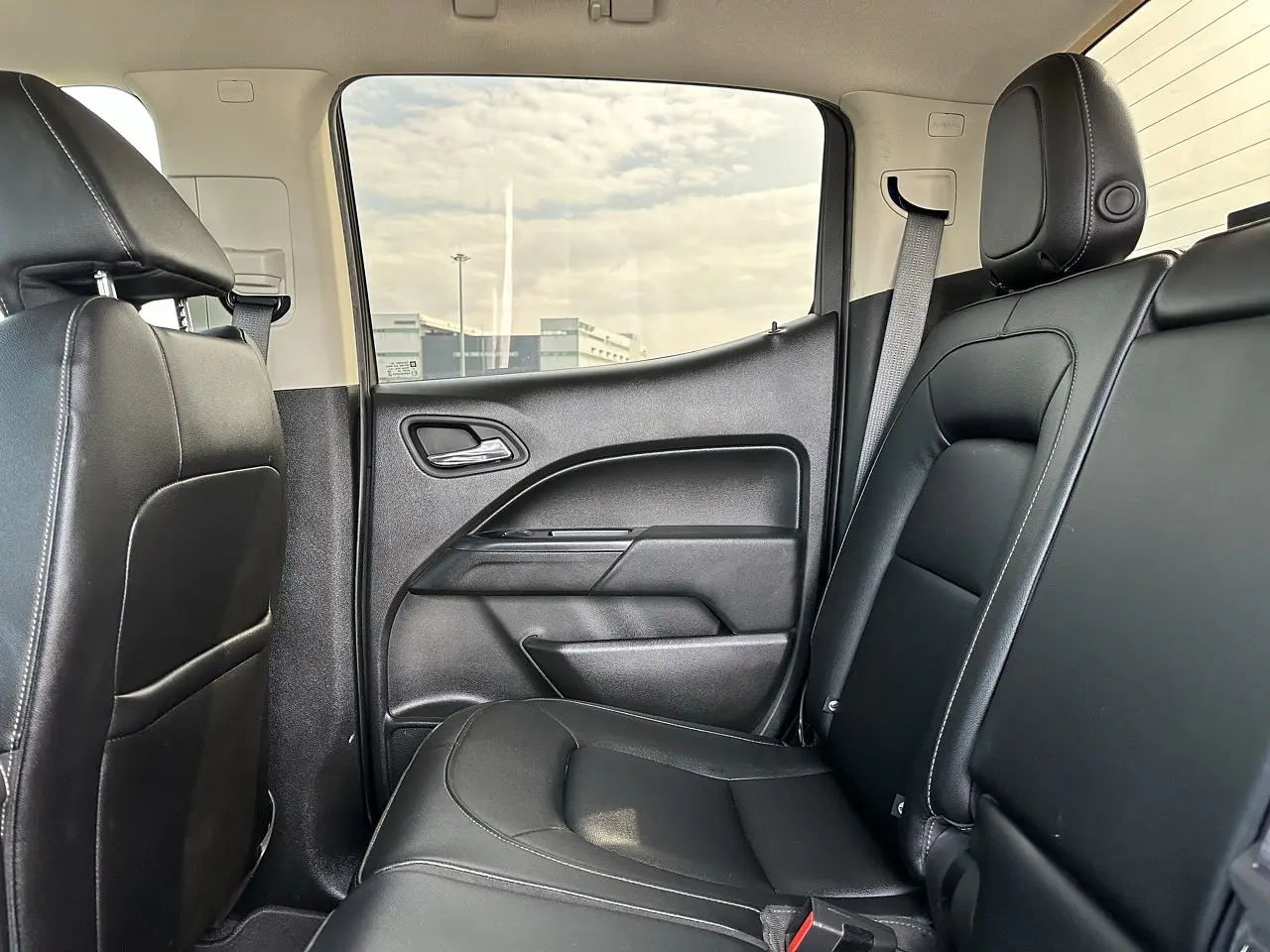 CHEVROLET COLORADO 2020 / 5PASAJEROS / GASOLINA 3.6 / CAMARA R  32