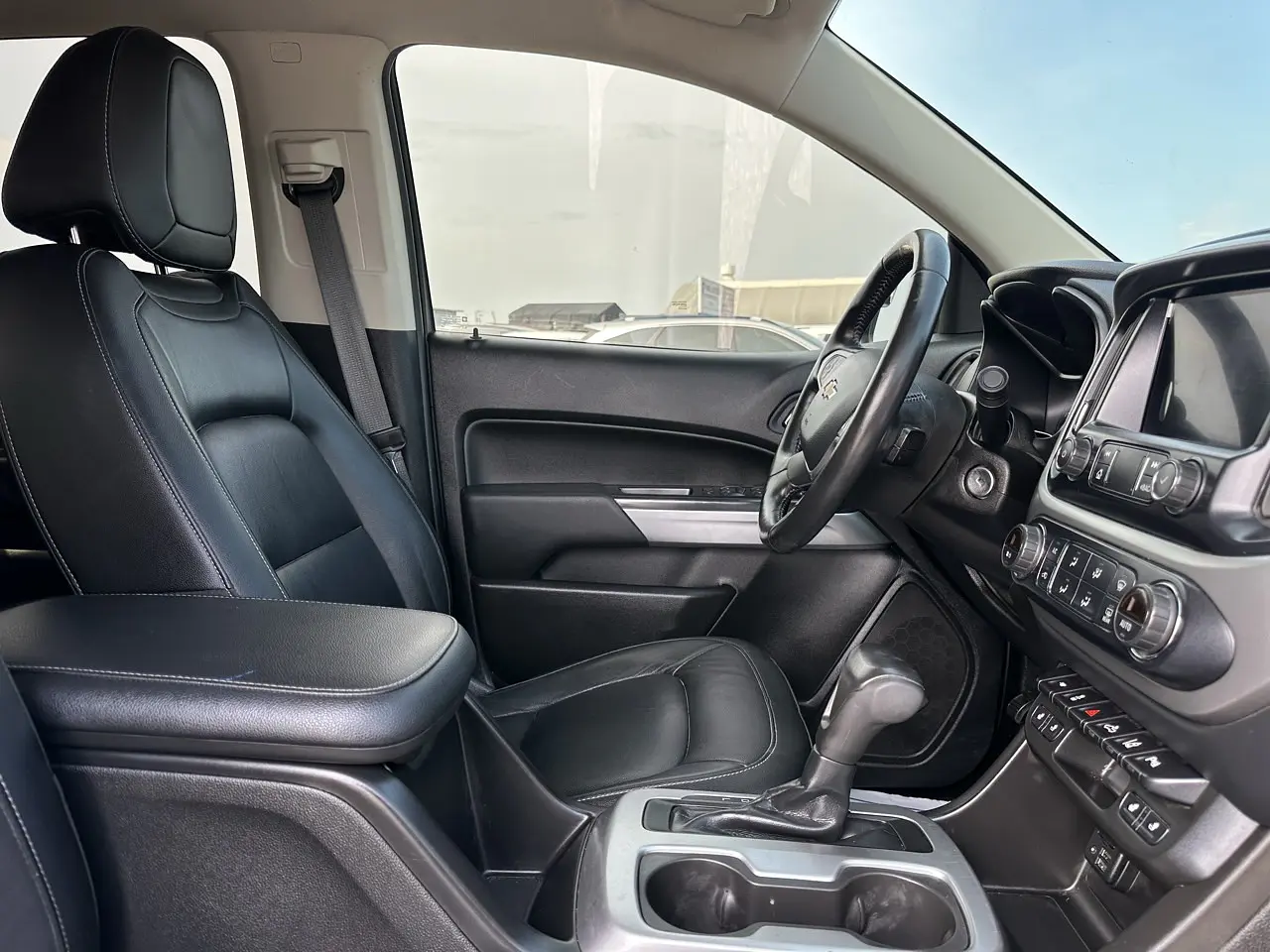 CHEVROLET COLORADO 2020 / 5PASAJEROS / GASOLINA 3.6 / CAMARA R  29