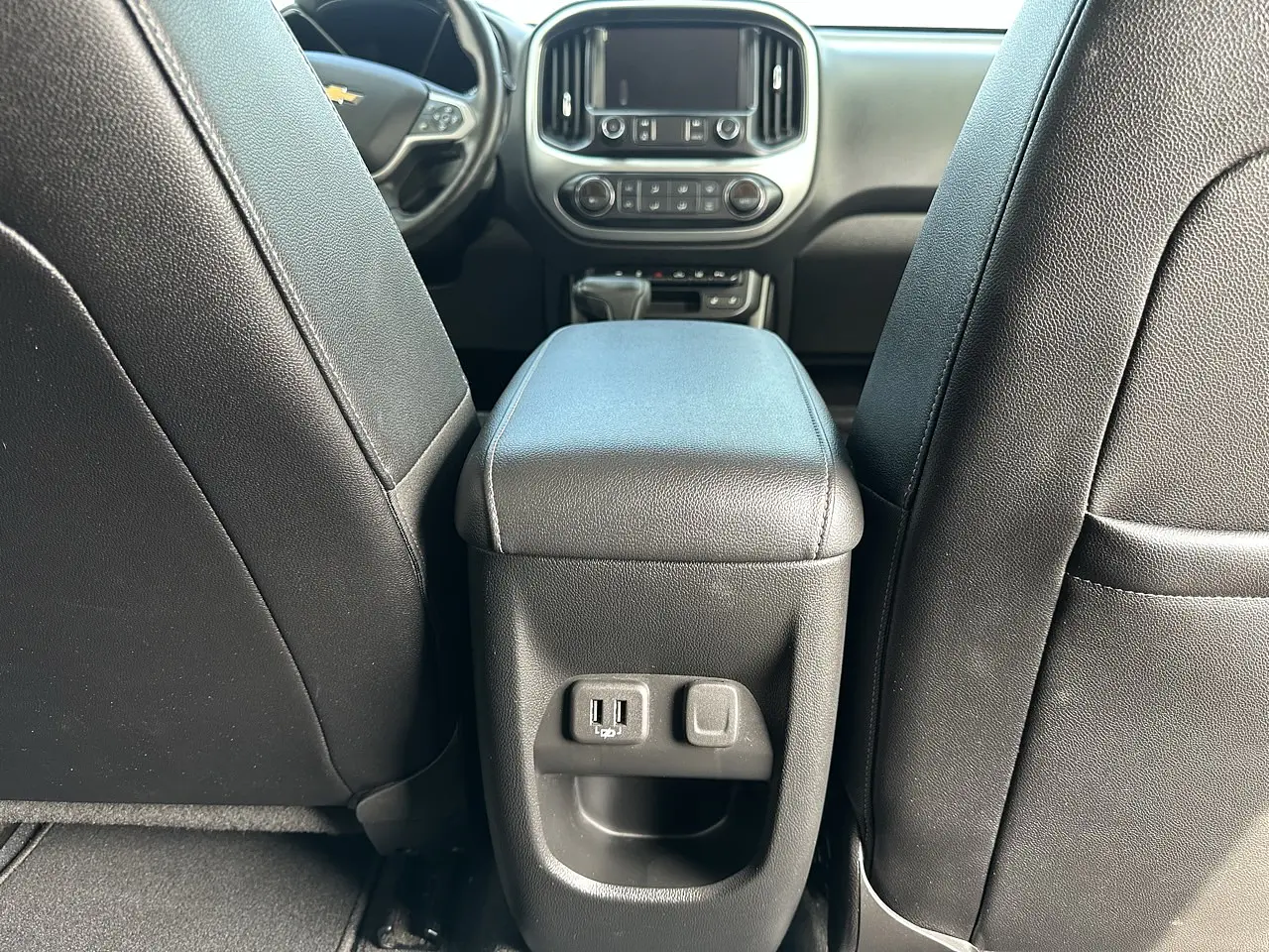 CHEVROLET COLORADO 2020 / 5PASAJEROS / GASOLINA 3.6 / CAMARA R  37